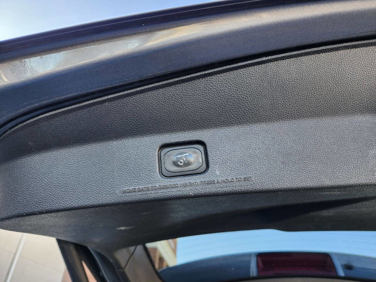 Used 2013 Ford Explorer XLT image 11