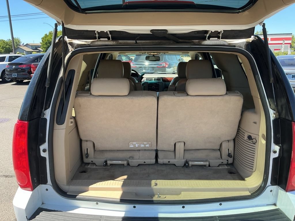 Used 2013 GMC Yukon SLT w/ SLT-2 Equipment Package AWD/4WD image 29