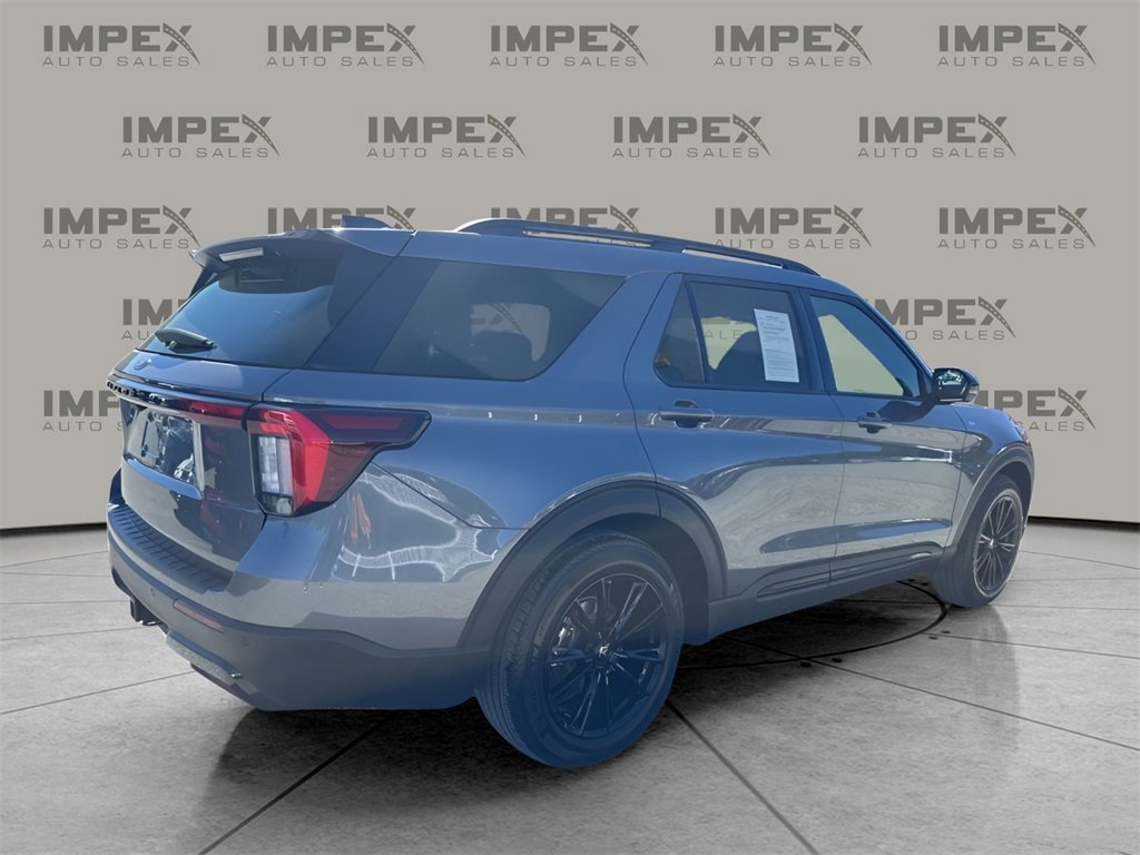 Used 2025 Ford Explorer ST-Line w/ Premium Package image 5