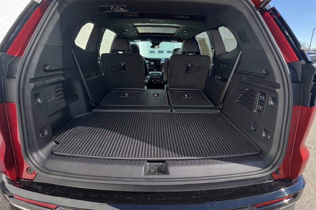 Used 2025 GMC Acadia Denali w/ Super Cruise Package image 16