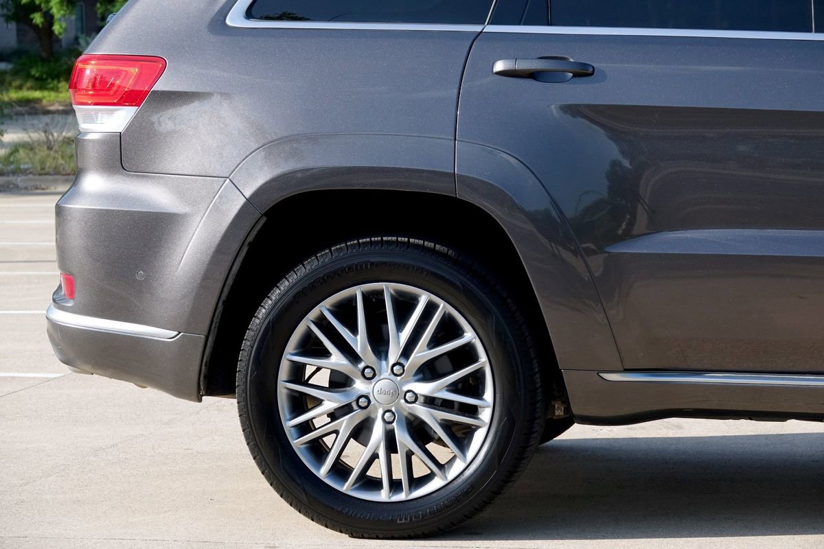 Used 2017 Jeep Grand Cherokee Summit w/ Platinum Series Group image 27