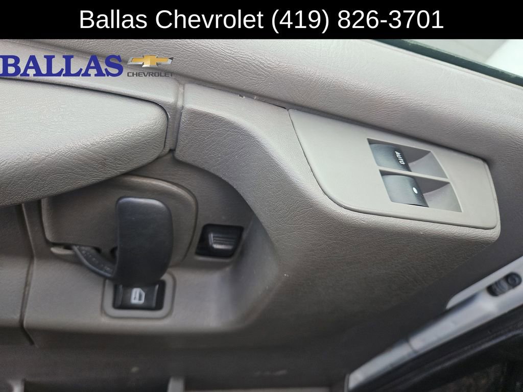 Used 2015 GMC Savana 2500 RWD image 22