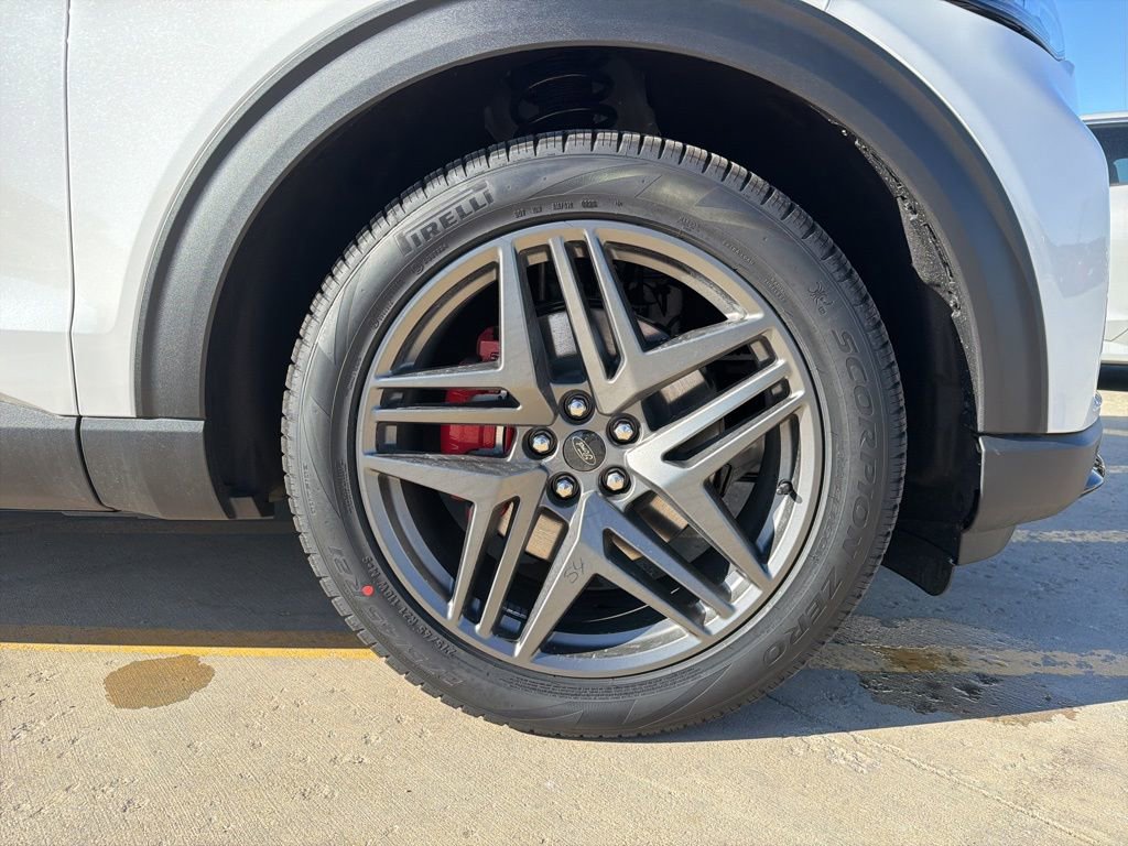 New 2026 Ford Explorer ST w/ Sun And Sound Package image 31