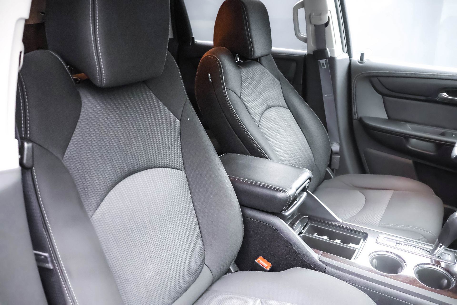 Used 2015 Chevrolet Traverse LT image 33