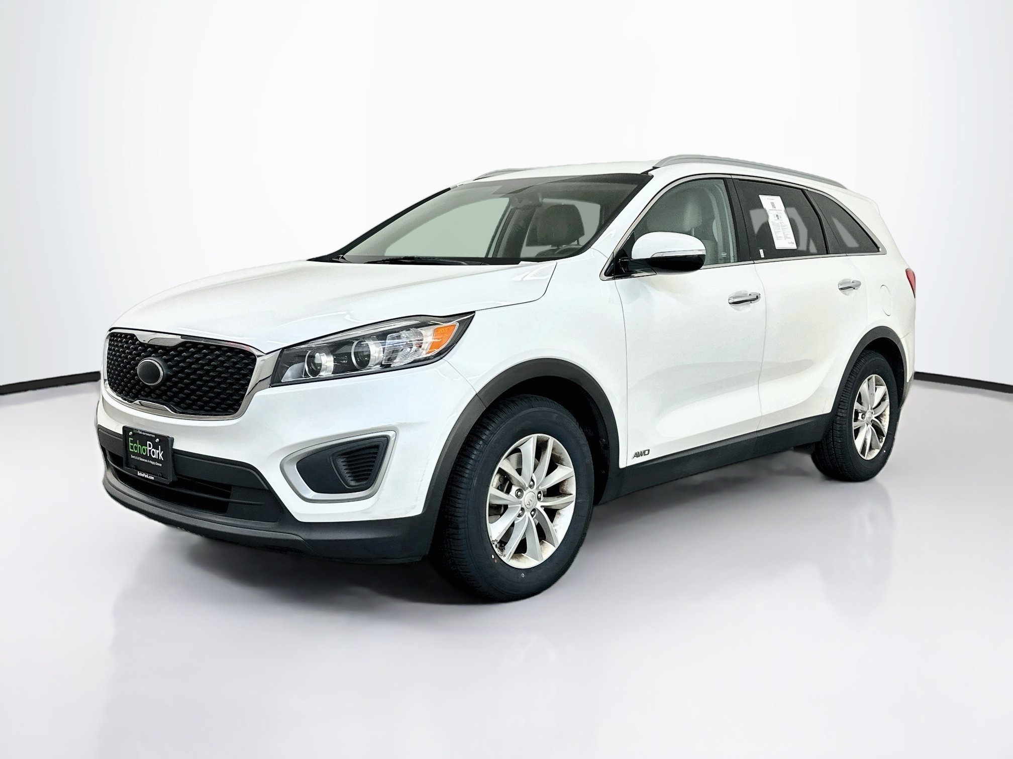 Used 2017 Kia Sorento AWD w/ LX Convenience Package image 3