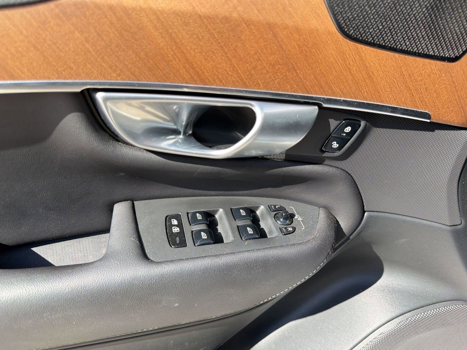 Used 2024 Volvo XC90 B6 Plus w/ Protection Package Premier AWD/4WD image 12