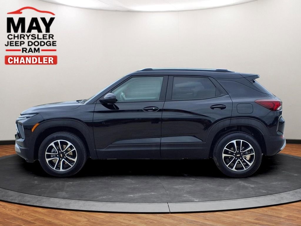Used 2025 Chevrolet TrailBlazer LT AWD/4WD image 16