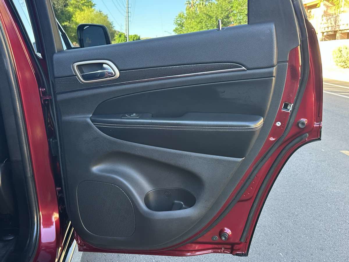 Used 2017 Jeep Grand Cherokee Limited w/ Luxury Group II AWD/4WD image 44
