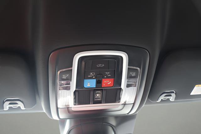 New 2026 RAM 3500 Laramie AWD/4WD image 25