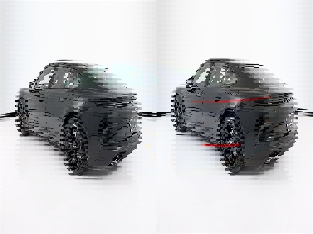 New 2026 Porsche Panamera 4 image 3