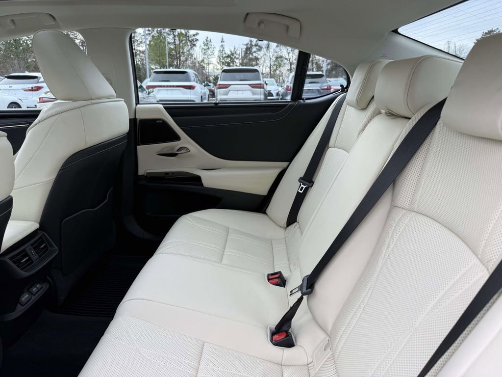Used 2022 Lexus ES 350 Ultra Luxury image 17
