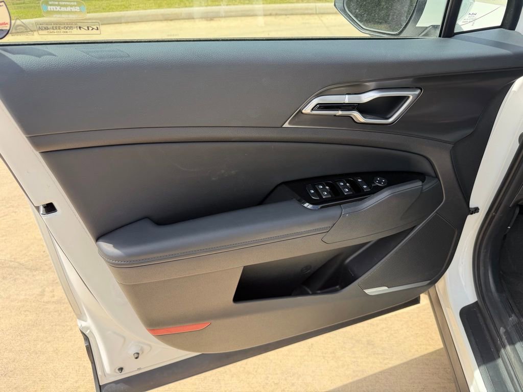 Used 2023 Kia Sportage EX image 12