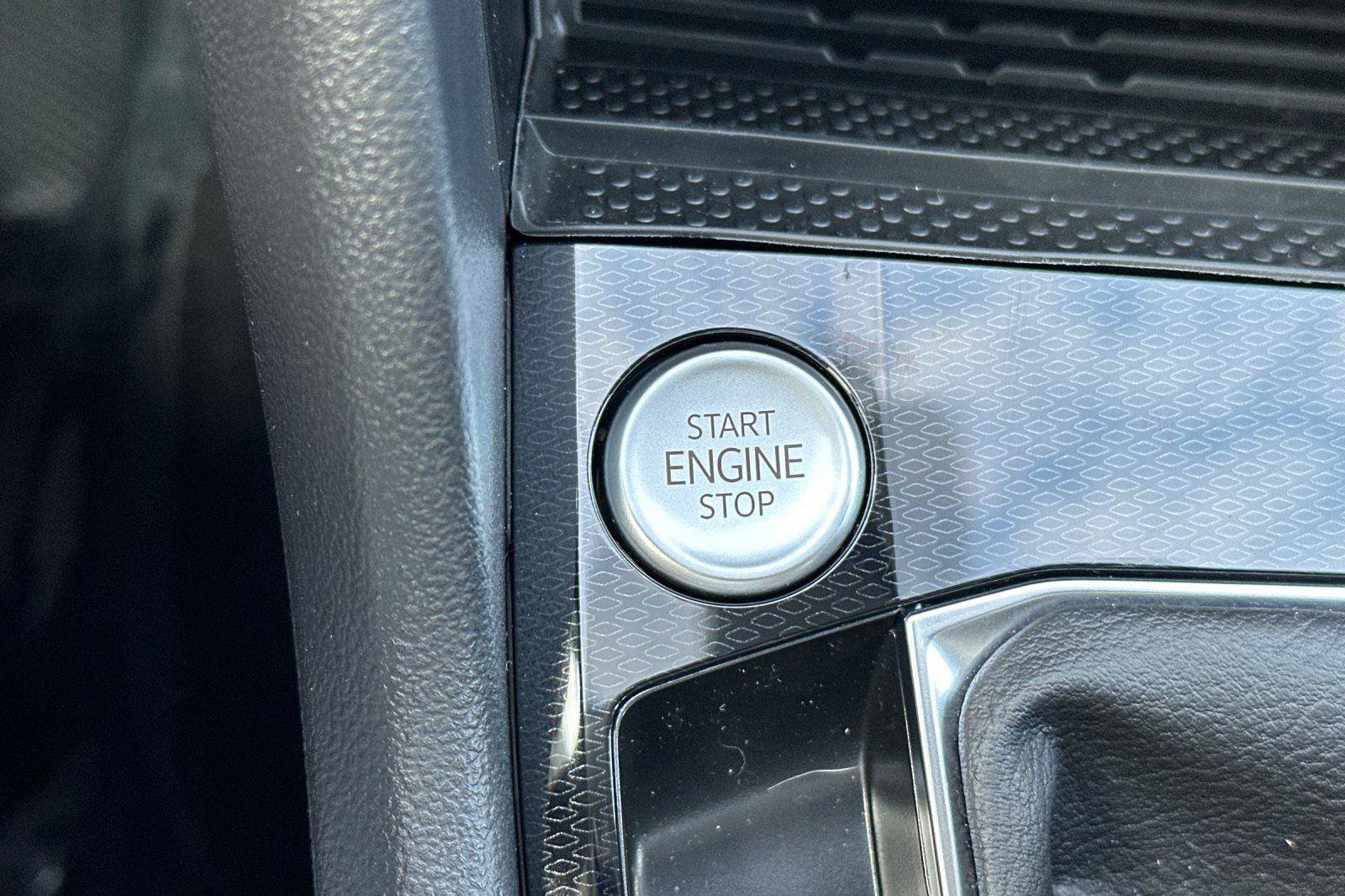 New 2026 Volkswagen Taos SE image 21