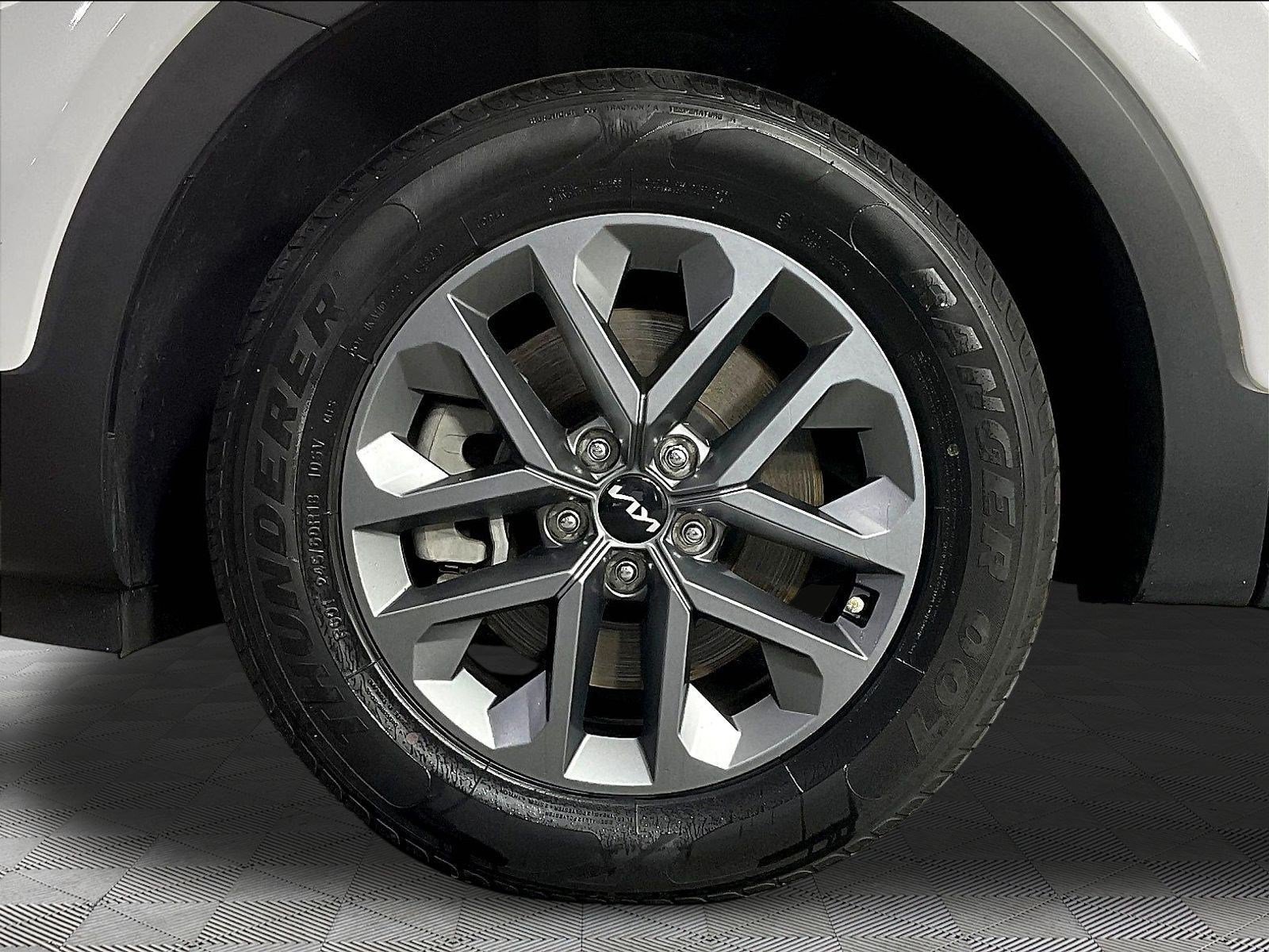 Certified 2024 Kia Telluride LX FWD image 34