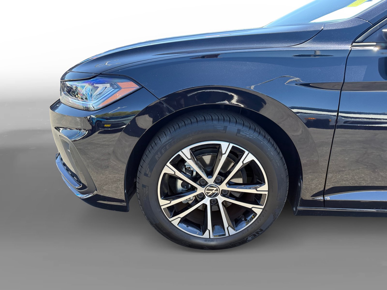 Certified 2025 Volkswagen Jetta Sport FWD image 9