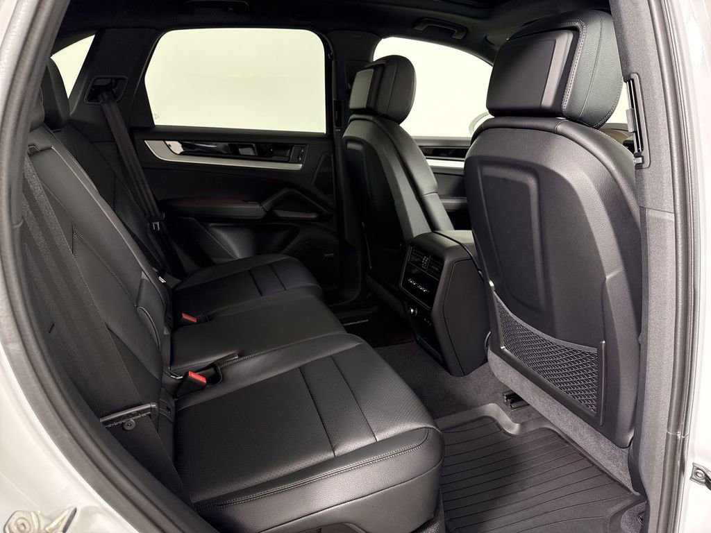 New 2026 Porsche Cayenne S image 25