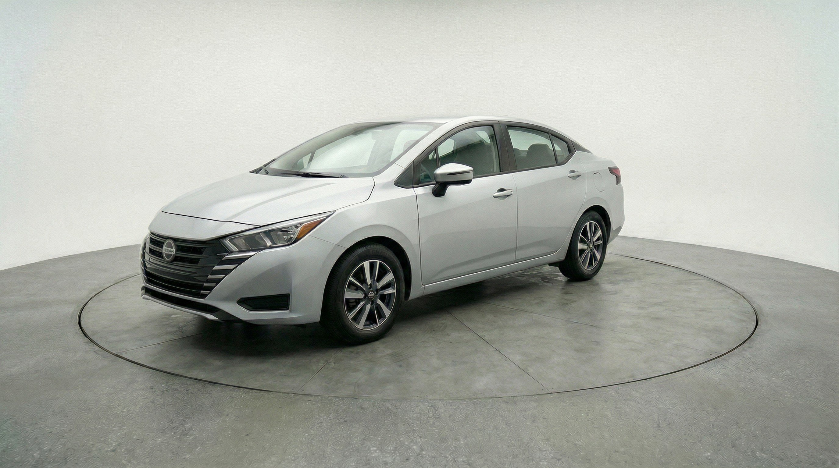 Used 2025 Nissan Versa SV FWD image 3