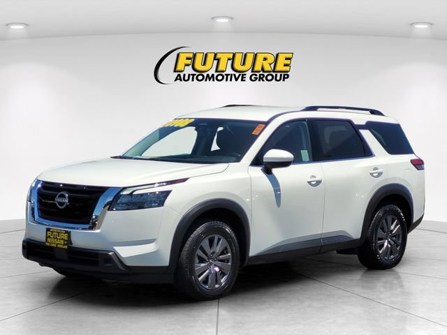 Certified 2025 Nissan Pathfinder SV FWD image 5