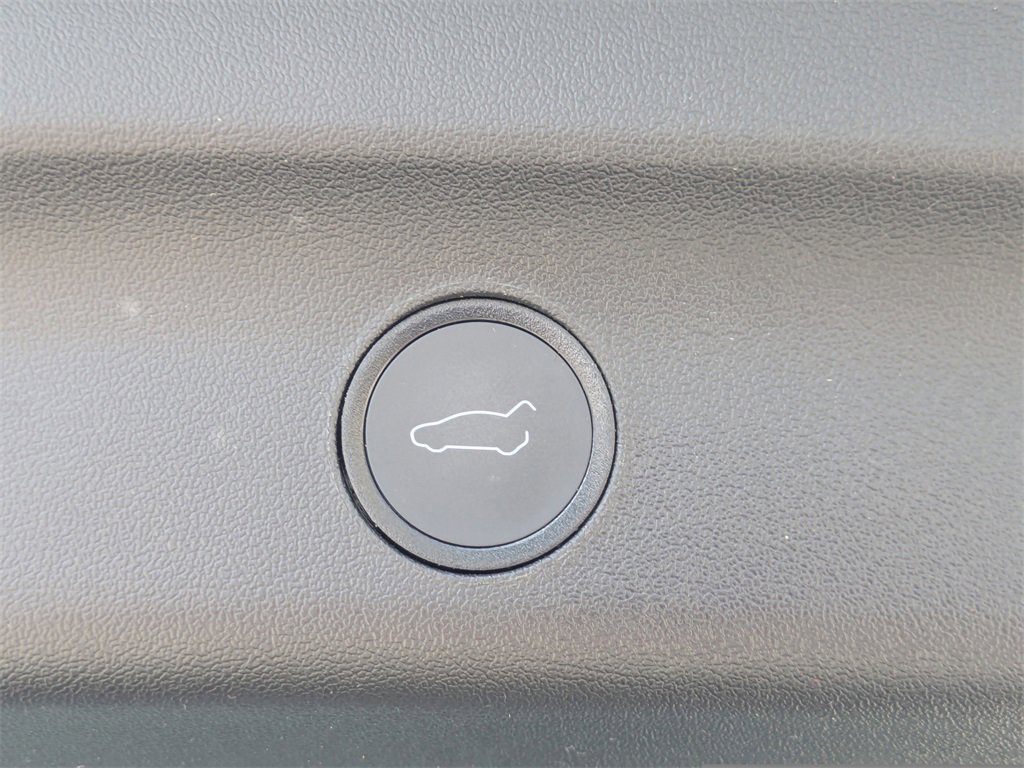 Used 2021 Tesla Model Y Performance image 14