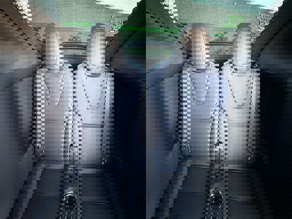 Used 2022 Tesla Model X Plaid image 32