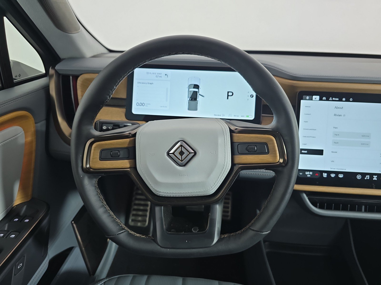 Used 2025 Rivian R1T Premium AWD/4WD image 26