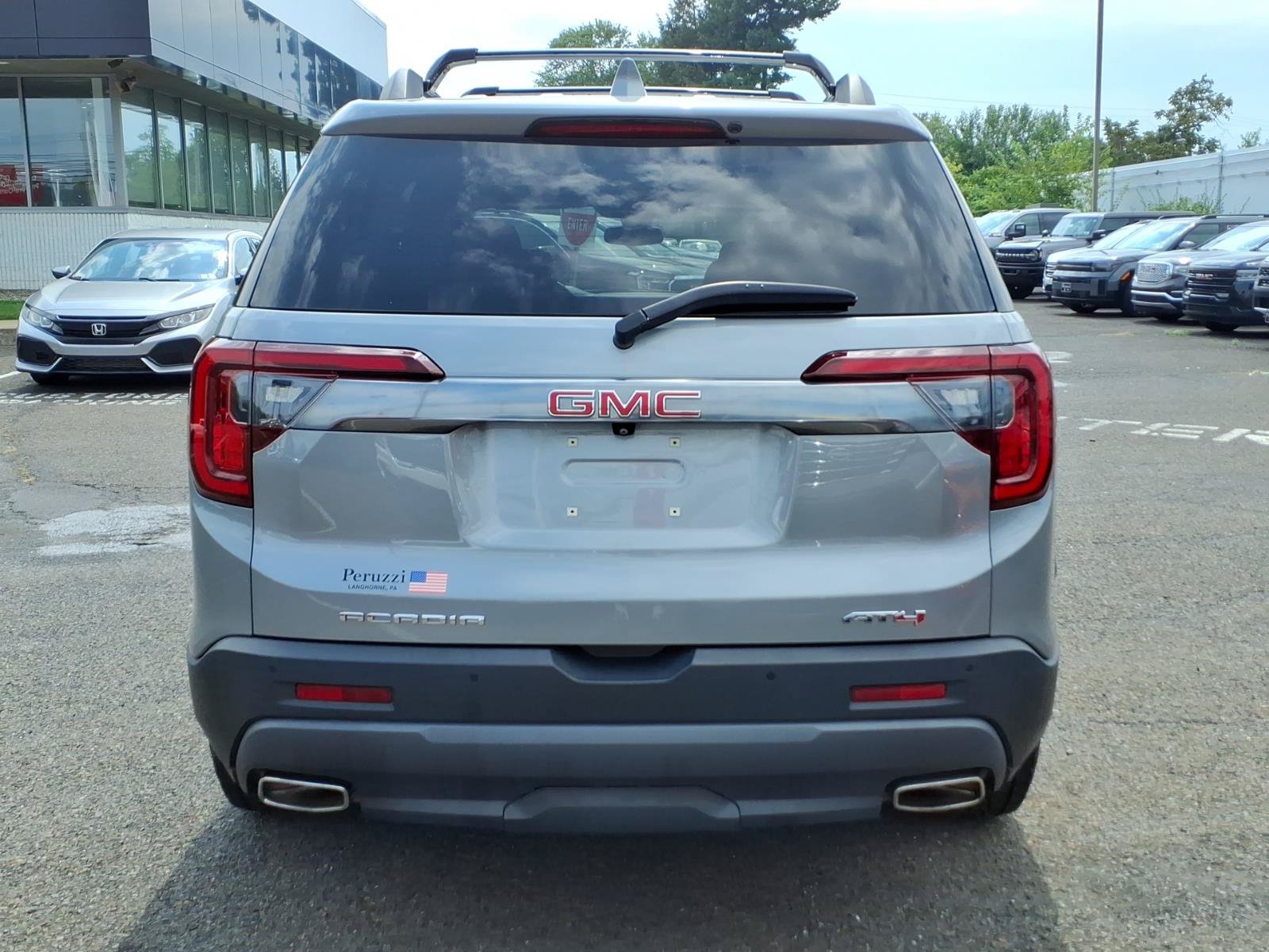 Used 2023 GMC Acadia AT4 w/ Technology Package AWD/4WD image 4