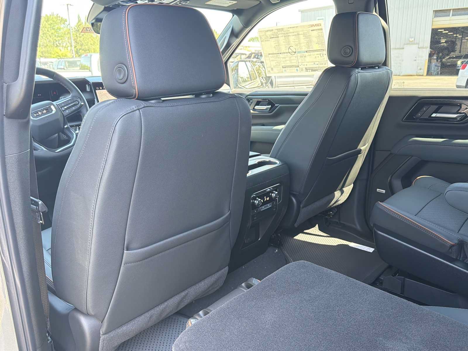 New 2026 GMC Yukon AT4 w/ AT4 Premium Package AWD/4WD image 20
