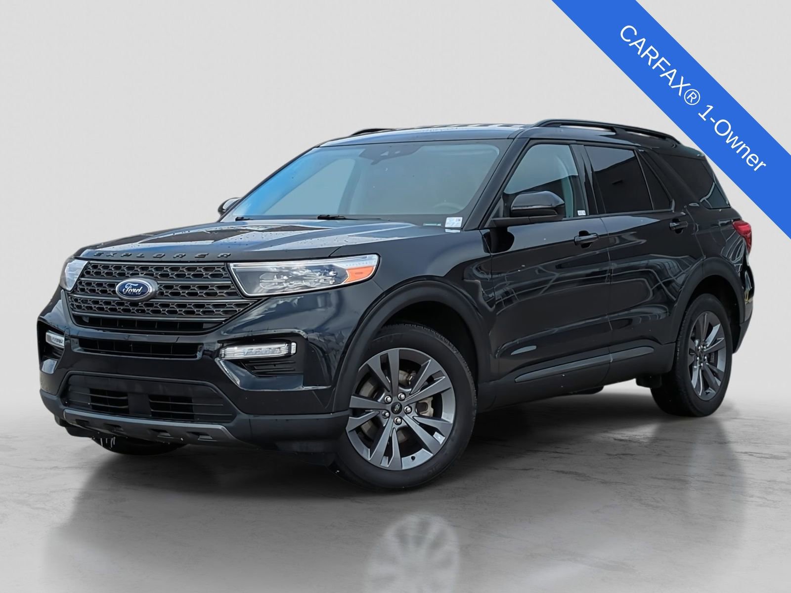 Used 2023 Ford Explorer XLT w/ Equipment Group 202A image 1