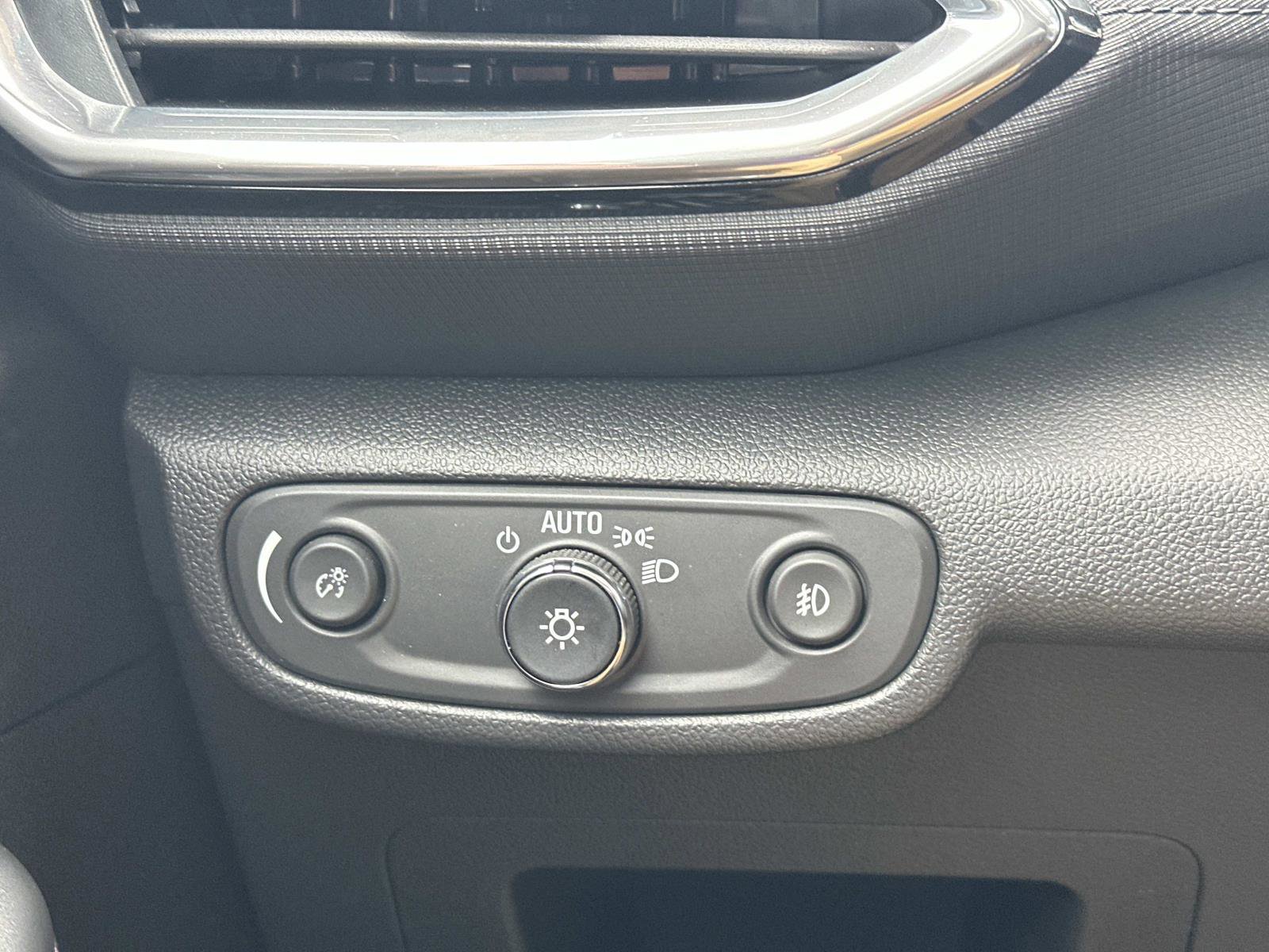 Certified 2023 Chevrolet TrailBlazer LT w/ Convenience Package image 25