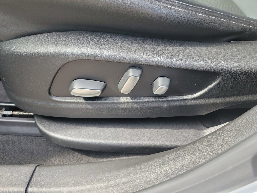 Used 2020 Cadillac XT6 Premium Luxury w/ LPO, Floor Liner Package image 20