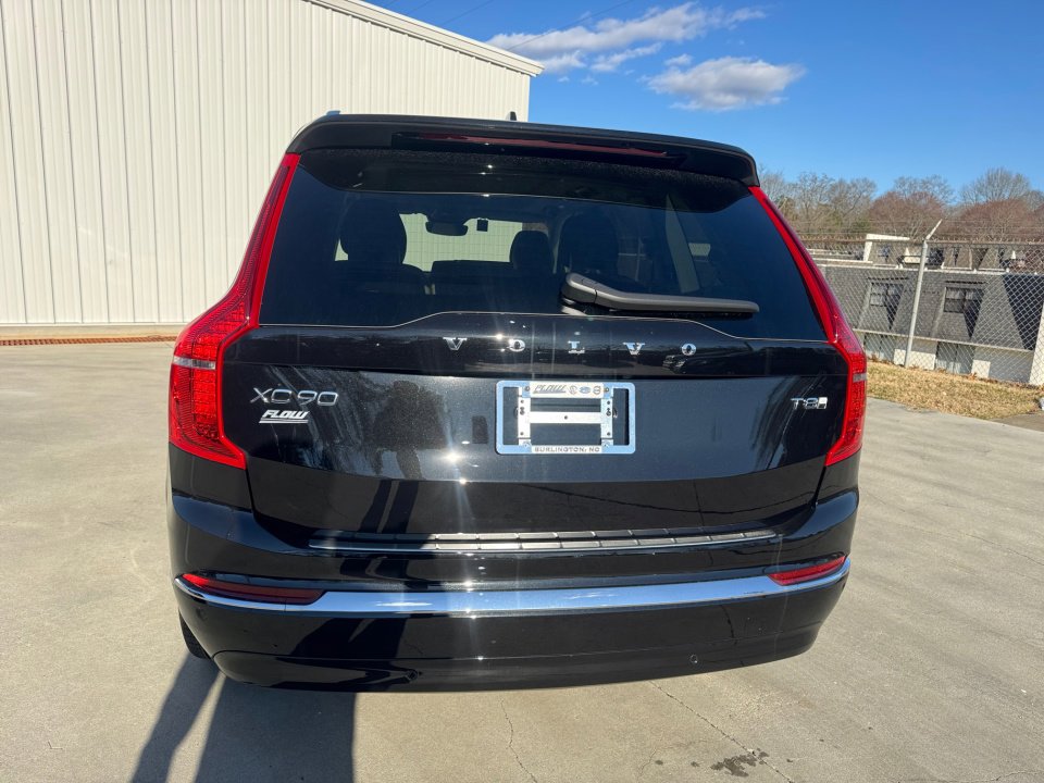 New 2025 Volvo XC90 T8 Plus w/ Protection Package Premier image 14