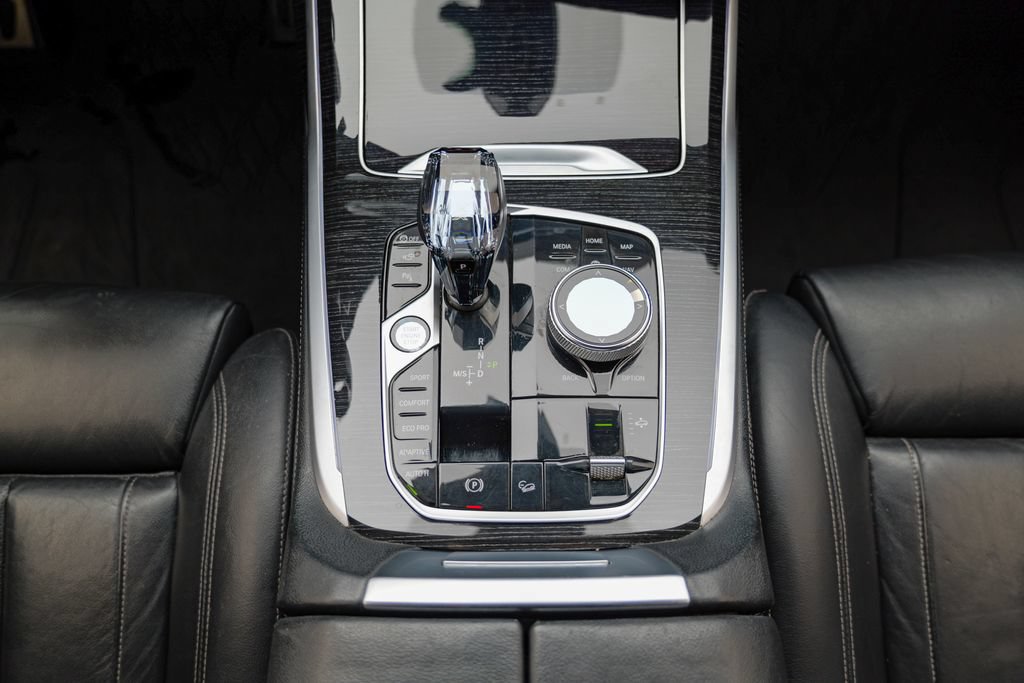 Used 2021 BMW X7 xDrive40i w/ M Sport Package AWD/4WD image 59