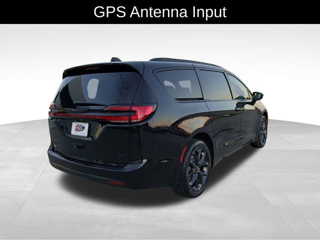 New 2026 Chrysler Pacifica Select image 6