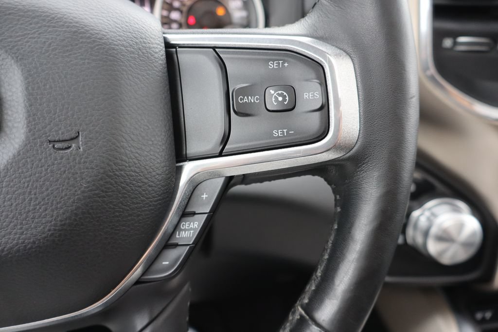 Used 2019 RAM 1500 Laramie AWD/4WD image 8