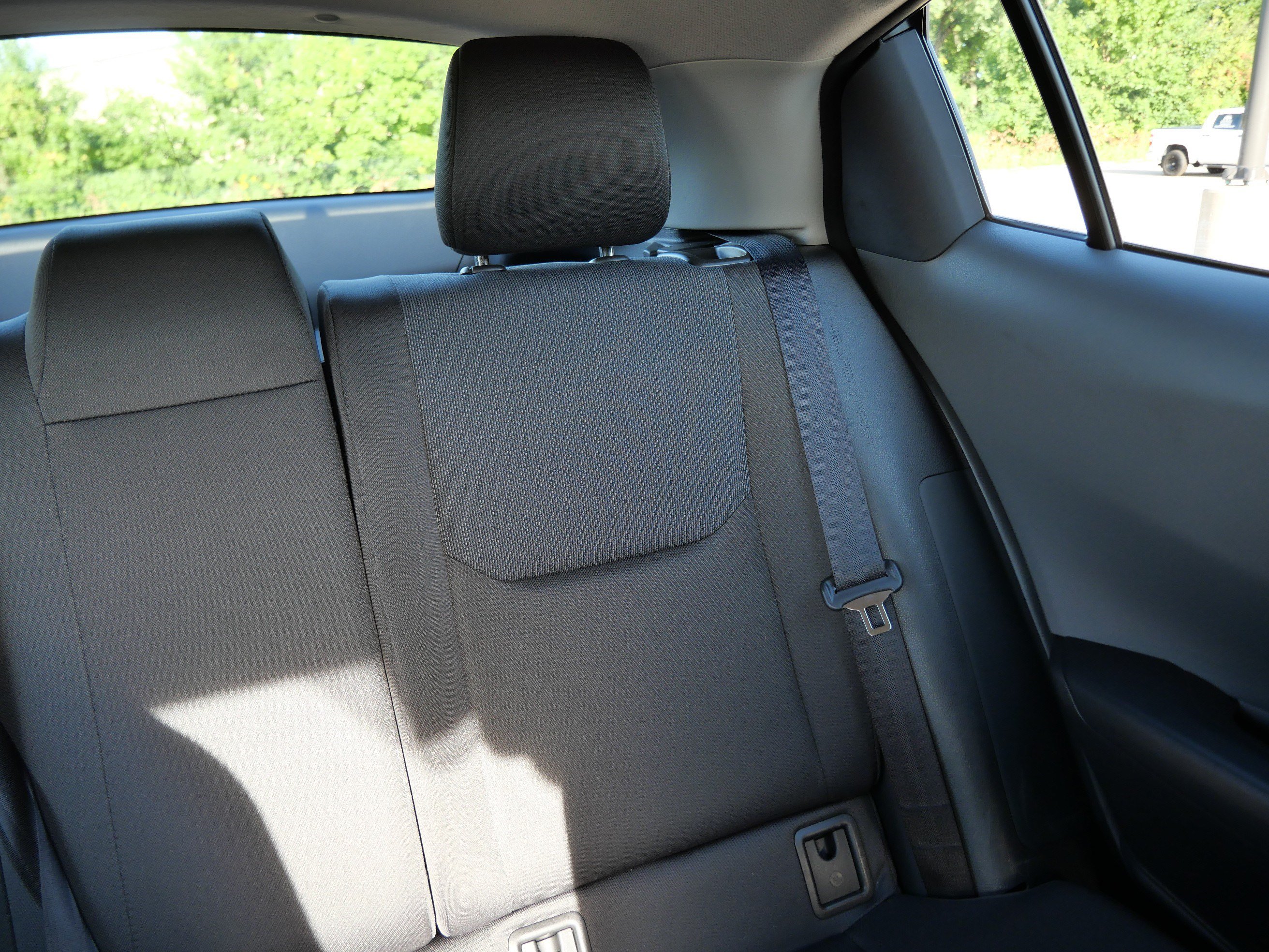 Certified 2025 Toyota Prius LE FWD image 15