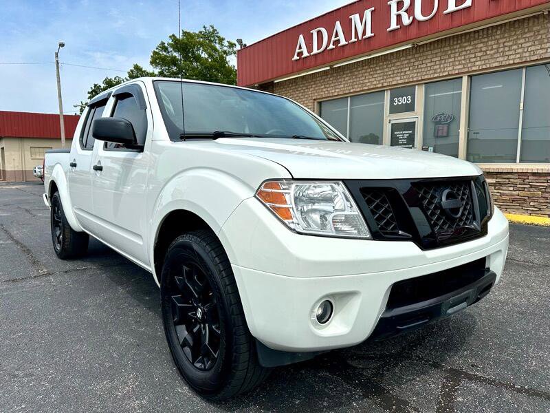 Used 2021 Nissan Frontier SV w/ Midnight Edition Floor Mats image 2