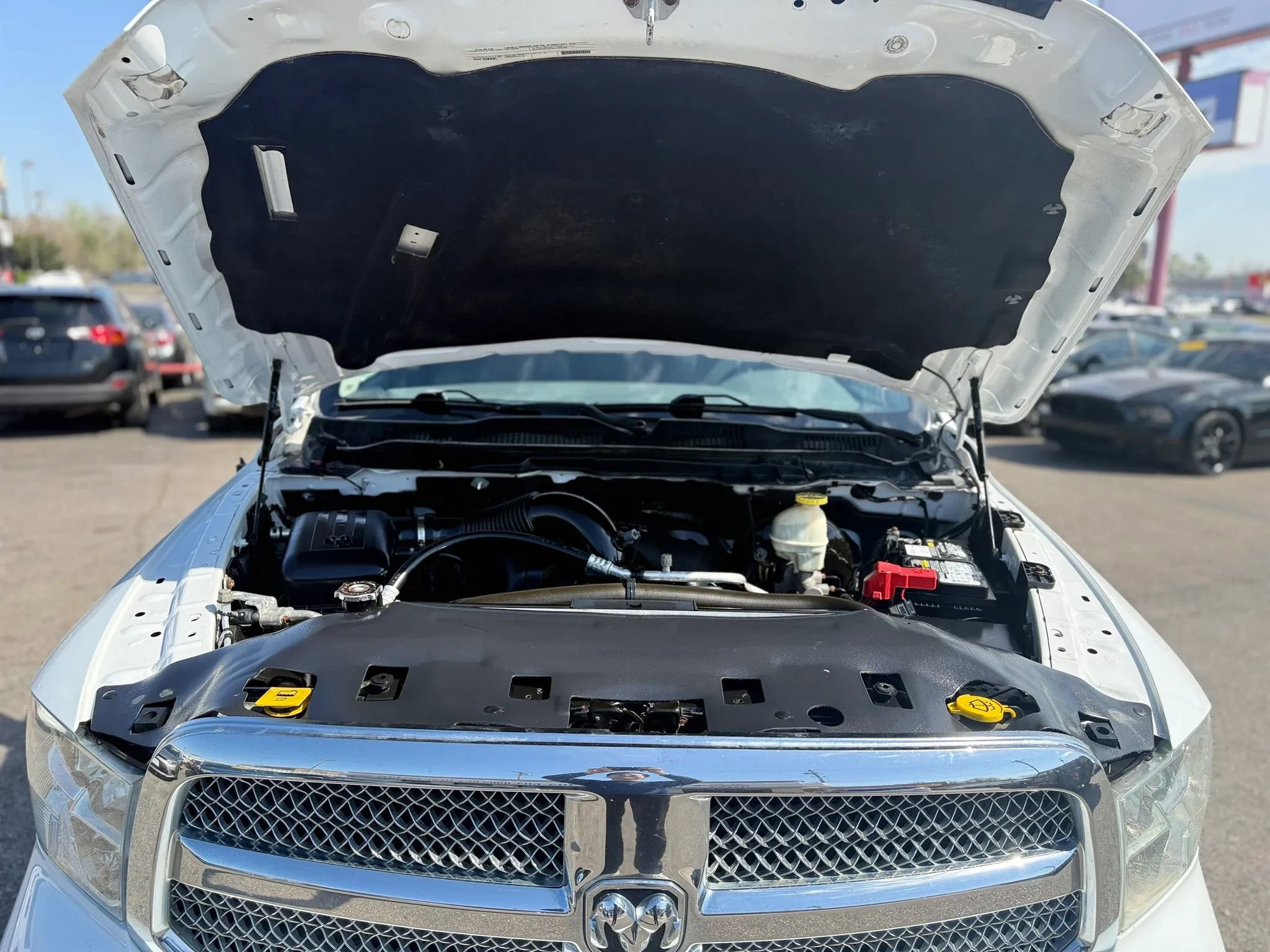 Used 2018 RAM 1500 SLT AWD/4WD image 31