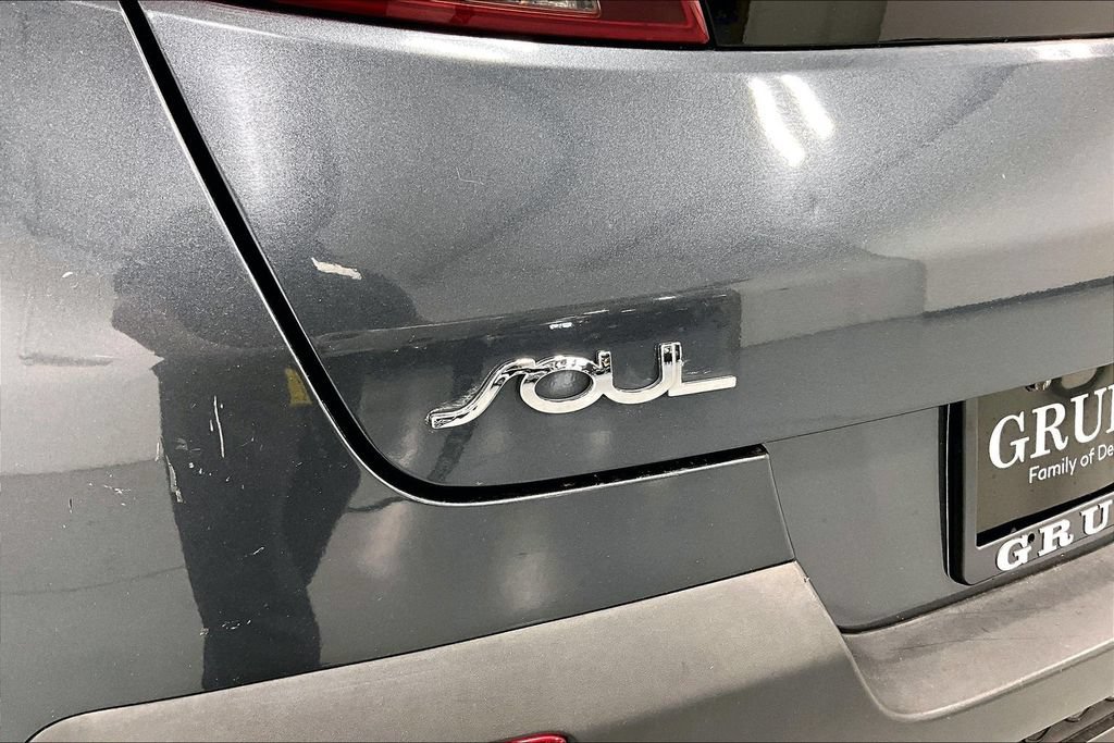Used 2020 Kia Soul S FWD image 38