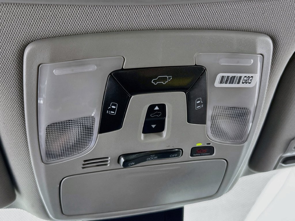 Used 2018 Toyota Sienna Limited FWD image 15
