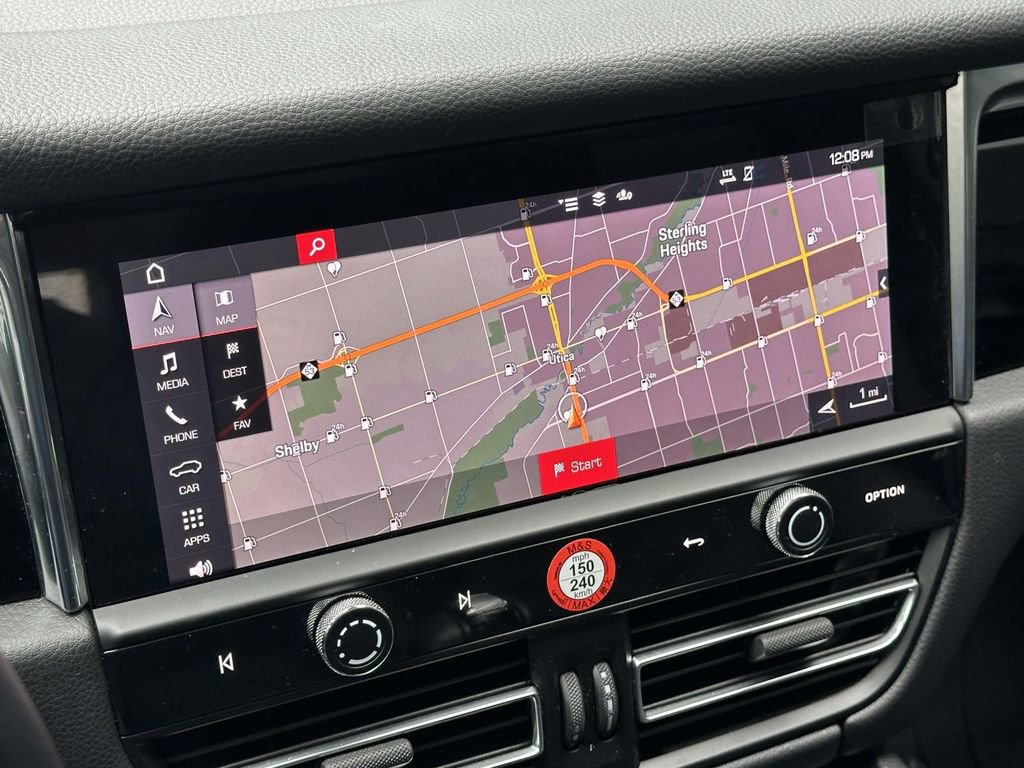 Certified 2025 Porsche Macan image 24