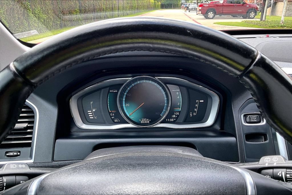 Used 2015 Volvo XC60 T5 Premier w/ Proximity Package FWD image 31