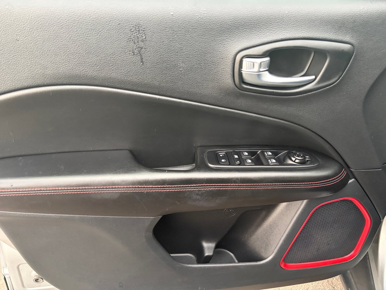 Used 2021 Jeep Compass Trailhawk AWD/4WD image 12