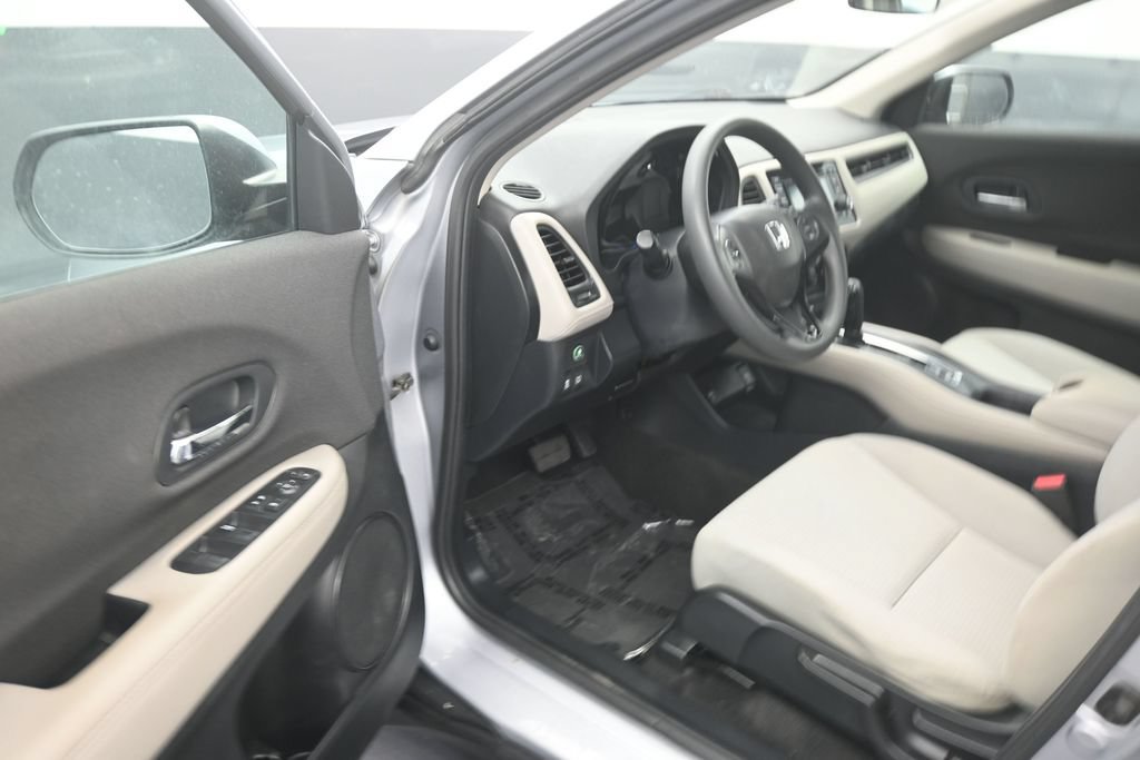 Used 2022 Honda HR-V LX image 10