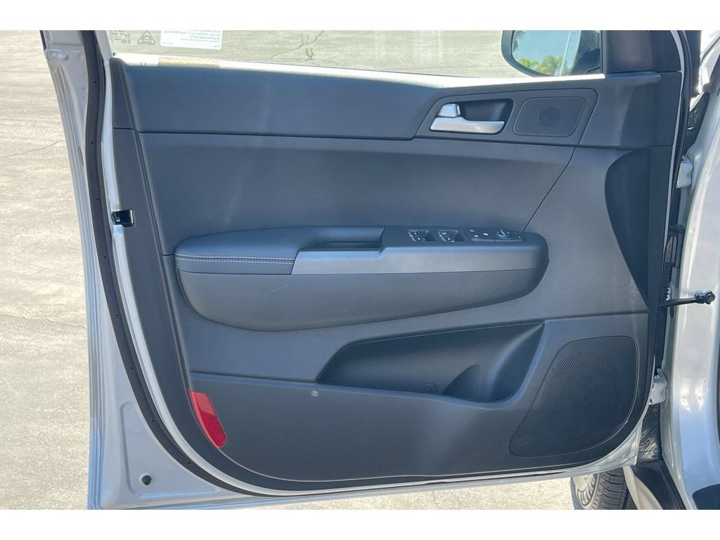 Used 2021 Kia Sportage LX FWD image 11