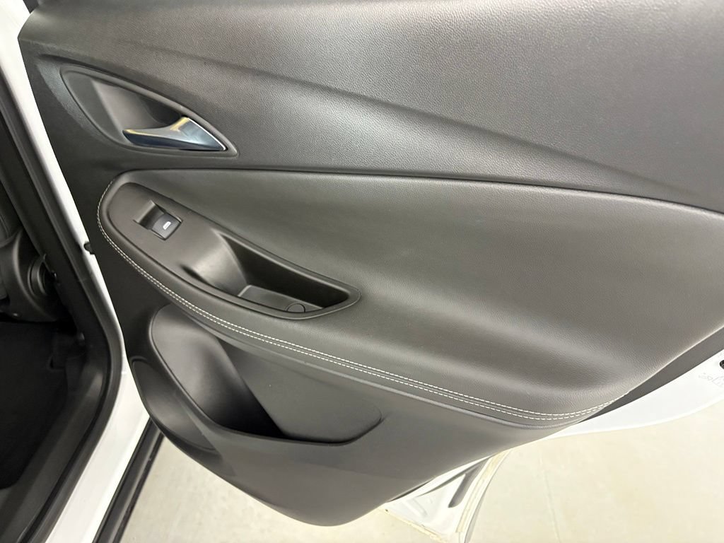 Certified 2024 Buick Encore GX Preferred w/ Comfort Package FWD image 40