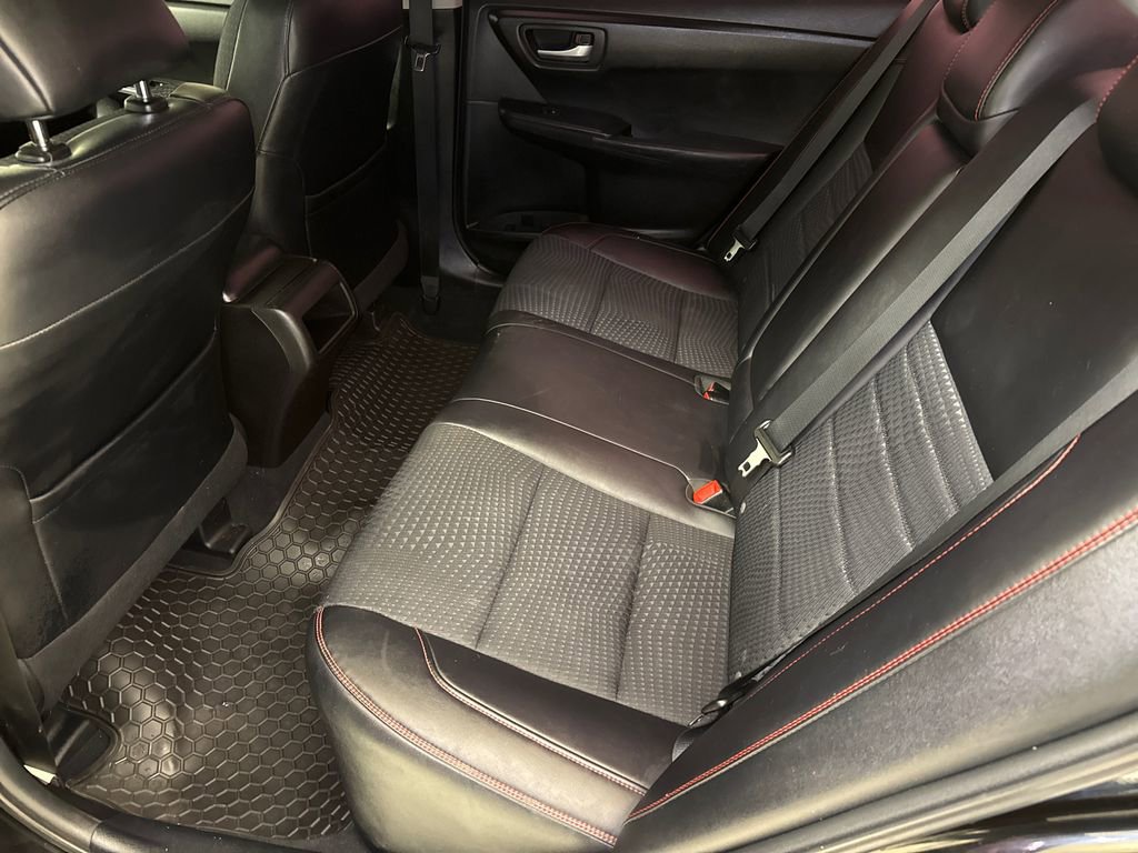 Used 2015 Toyota Camry SE FWD image 15