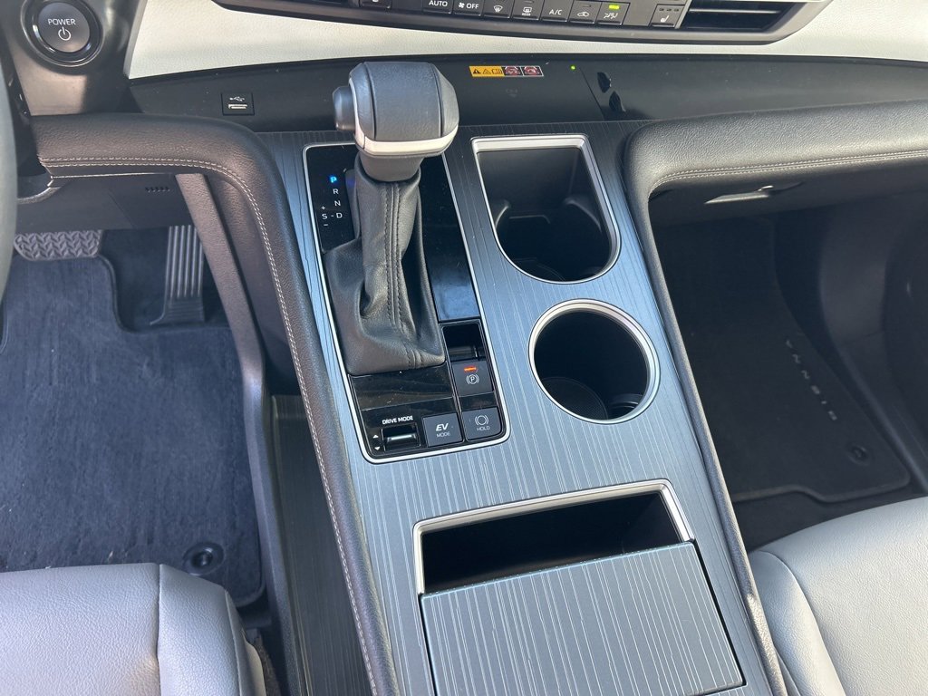 Used 2025 Toyota Sienna XLE image 17