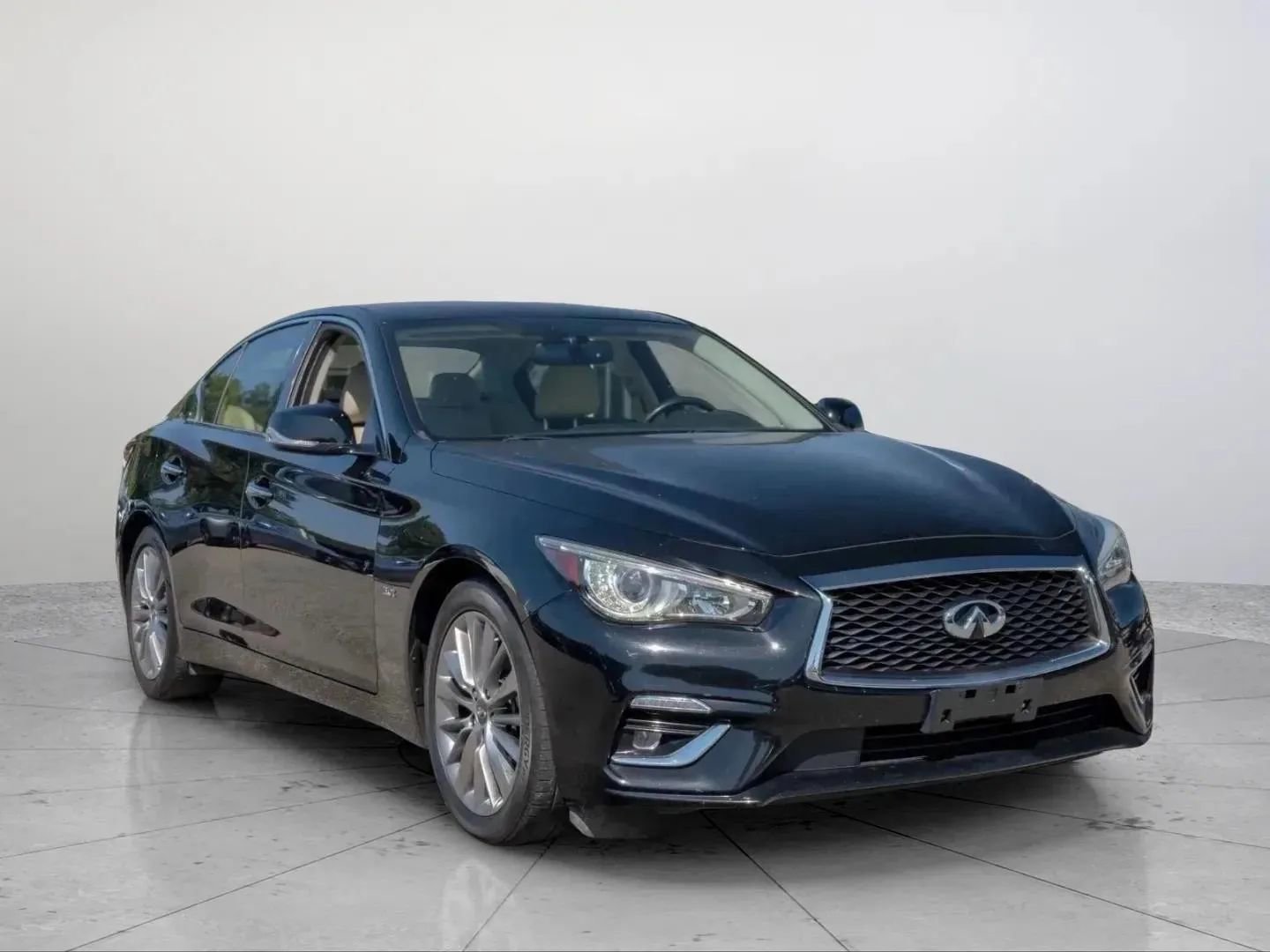 Used 2019 INFINITI Q50 Luxe w/ Essential Package (3.0T Luxe) image 6