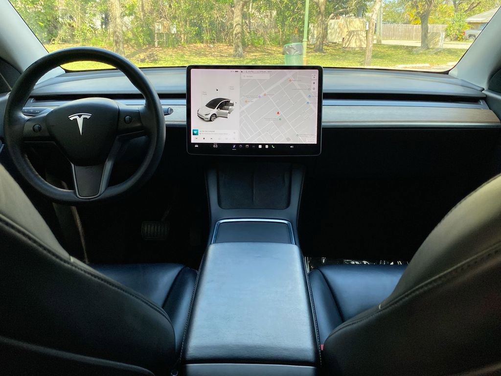 Used 2022 Tesla Model Y Long Range image 22