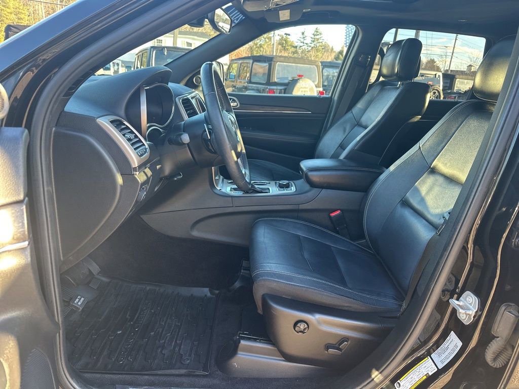 Used 2017 Jeep Grand Cherokee Limited image 14